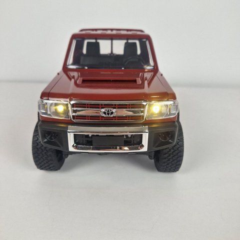 Машинка на радіокеруванні Toyota Land Cruiser 79, RC позашляховик 4x4, масштаб 1:12, модель MN82 MN82RD фото