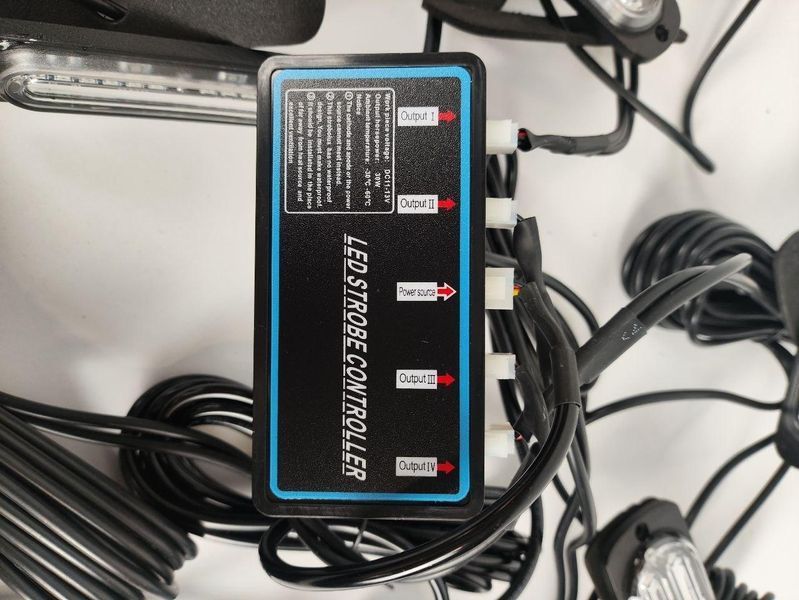 Стробоскоп мигалка в решітку радіатора автомобіля синій червоний комплект 8 шт 144led/Red-blue фото